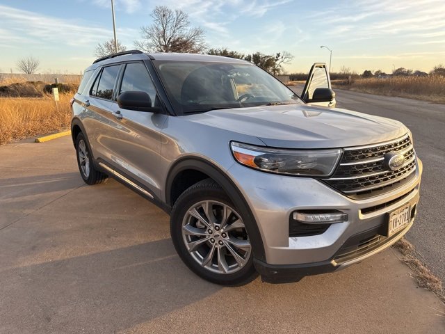 Certified 2022 Ford Explorer XLT w/ Equipment Group 202A image 2