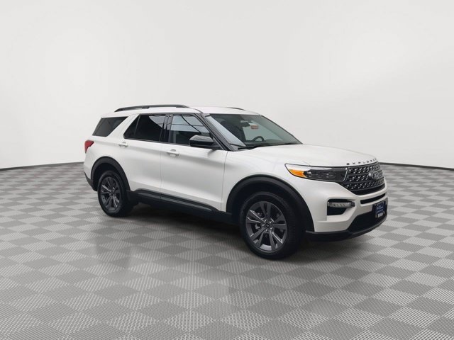 Certified 2023 Ford Explorer XLT w/ Equipment Group 202A AWD/4WD image 33