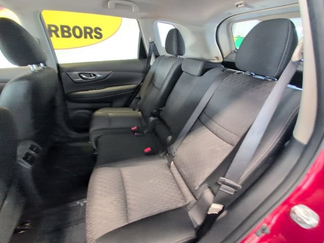 Used 2017 Nissan Rogue SV AWD/4WD image 27