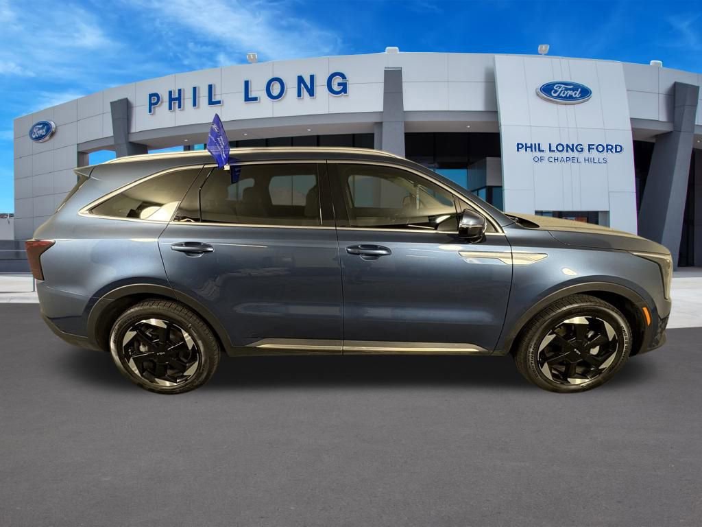 Used 2025 Kia Sorento EX FWD image 8