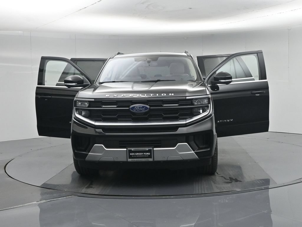 Certified 2025 Ford Expedition Platinum w/ Driver's Package AWD/4WD image 38