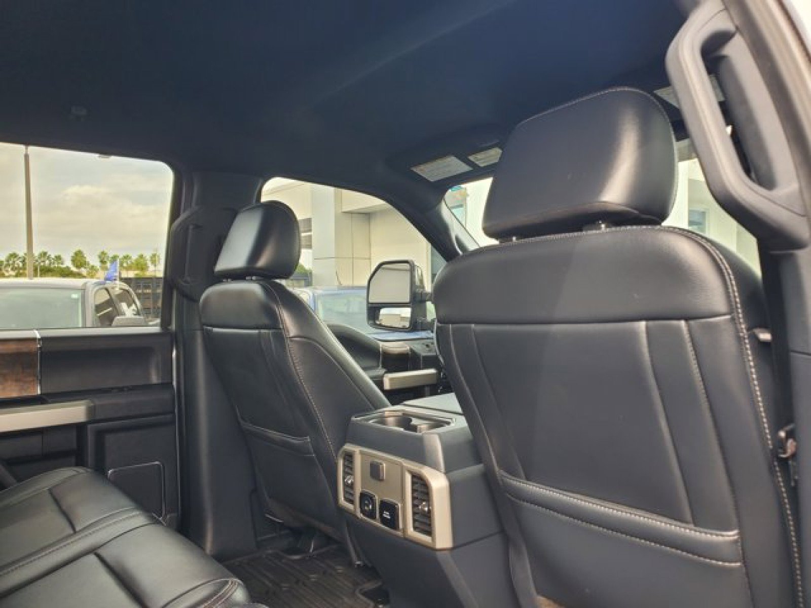 Certified 2022 Ford F250 Lariat w/ Lariat Ultimate Package image 32