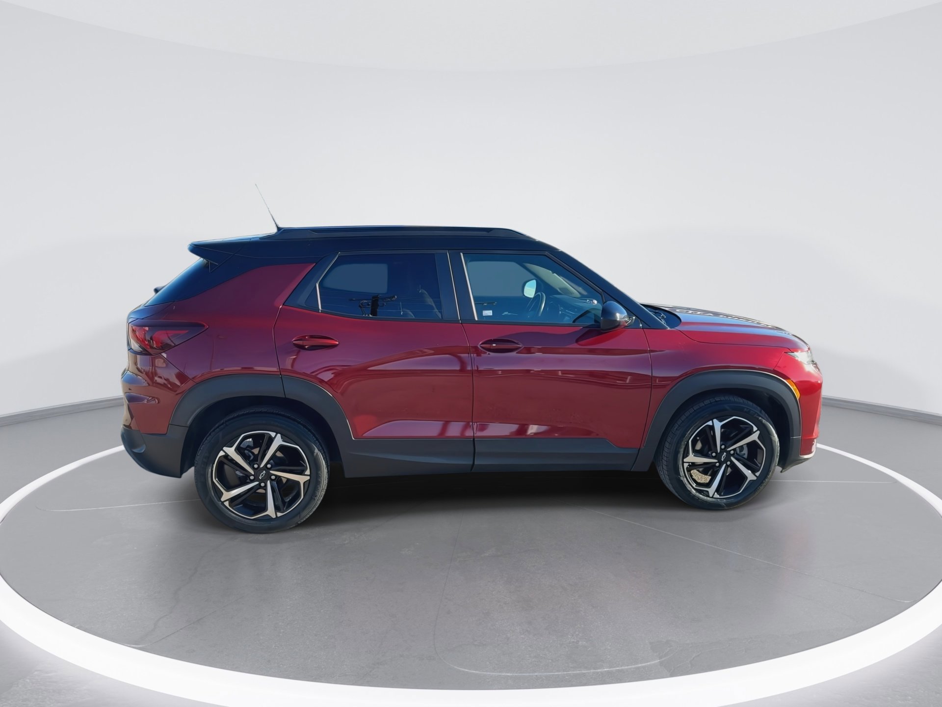 Used 2022 Chevrolet TrailBlazer RS w/ Sun and Liftgate Package image 5