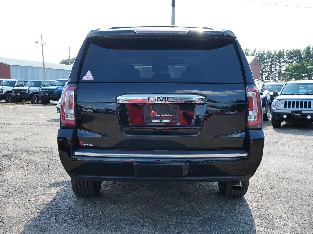 Used 2019 GMC Yukon XL Denali w/ Denali Ultimate Black Edition AWD/4WD image 5