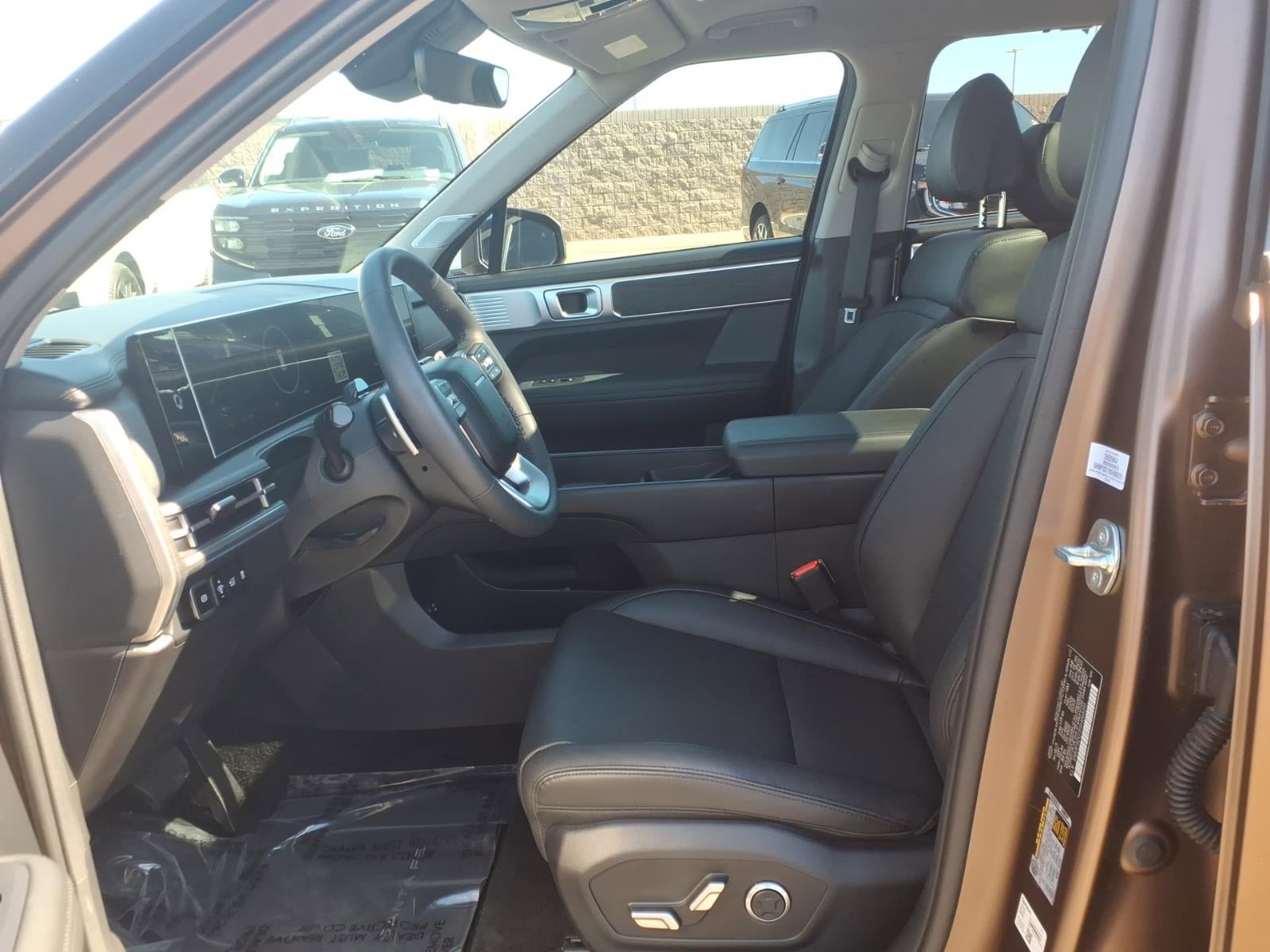Used 2025 Hyundai Santa Fe Limited AWD/4WD image 23