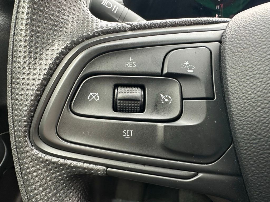 Used 2025 Buick Envista Preferred image 25