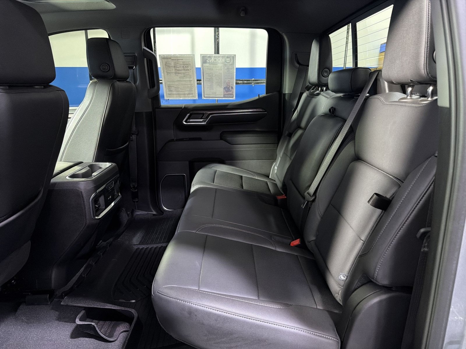 Used 2024 Chevrolet Silverado 1500 LTZ w/ LTZ Convenience Package II AWD/4WD image 28