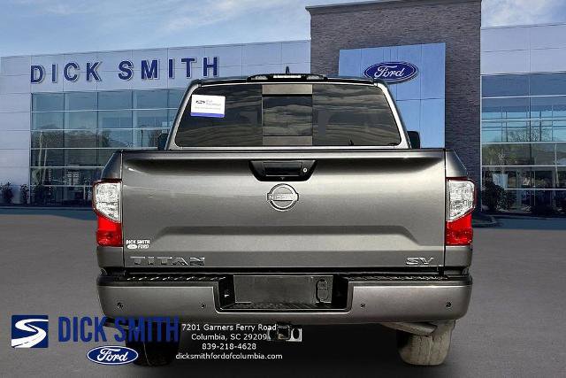 Used 2024 Nissan Titan SV w/ SV Convenience Package RWD image 5