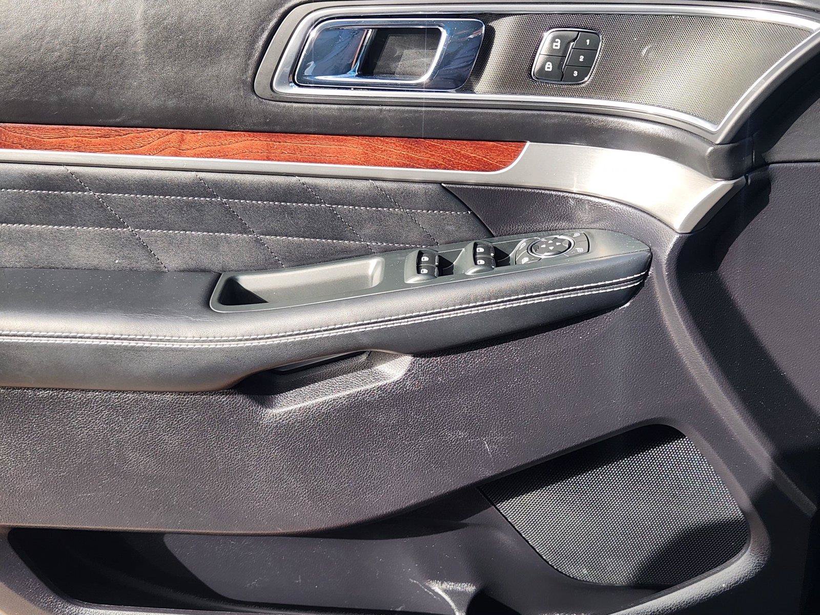 Certified 2018 Ford Explorer Platinum AWD/4WD image 16