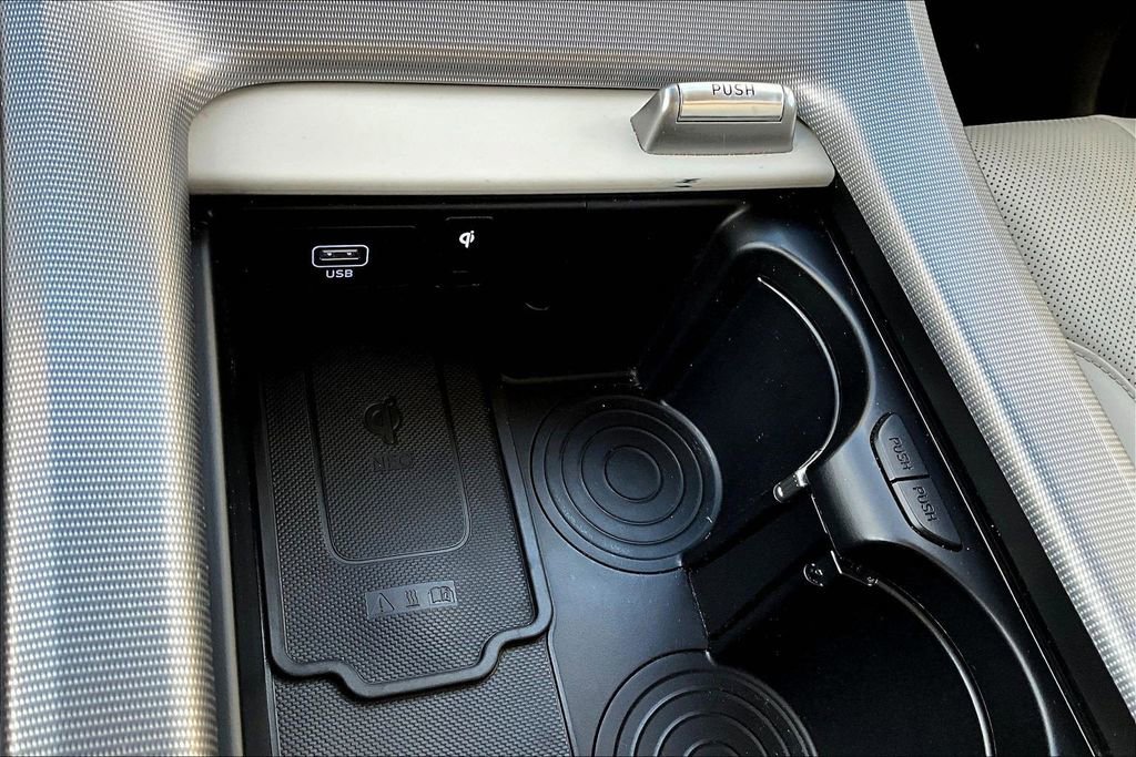 Used 2024 Hyundai Palisade Calligraphy image 28