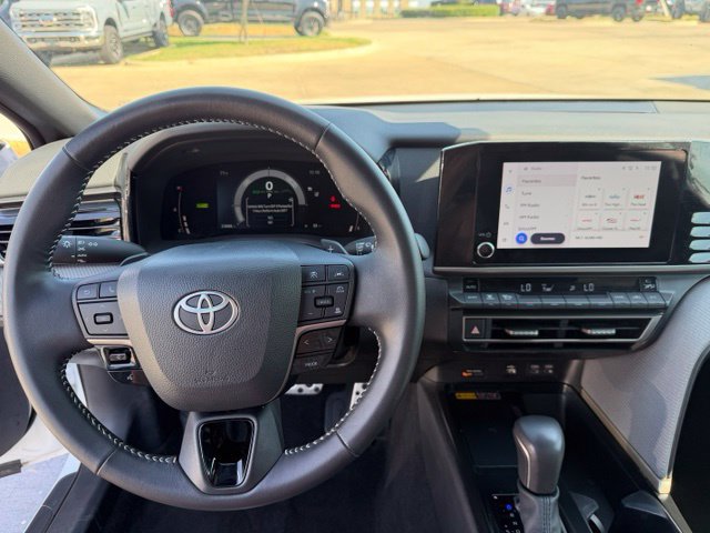 Used 2025 Toyota Camry SE w/ Convenience Package FWD image 13
