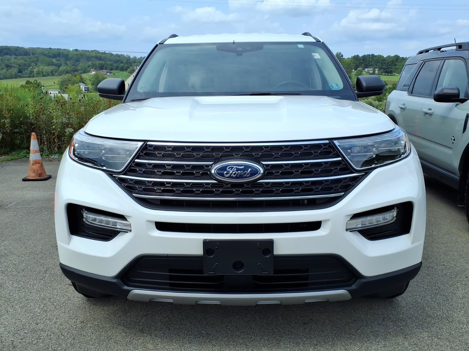 Certified 2023 Ford Explorer XLT w/ Equipment Group 202A AWD/4WD image 2