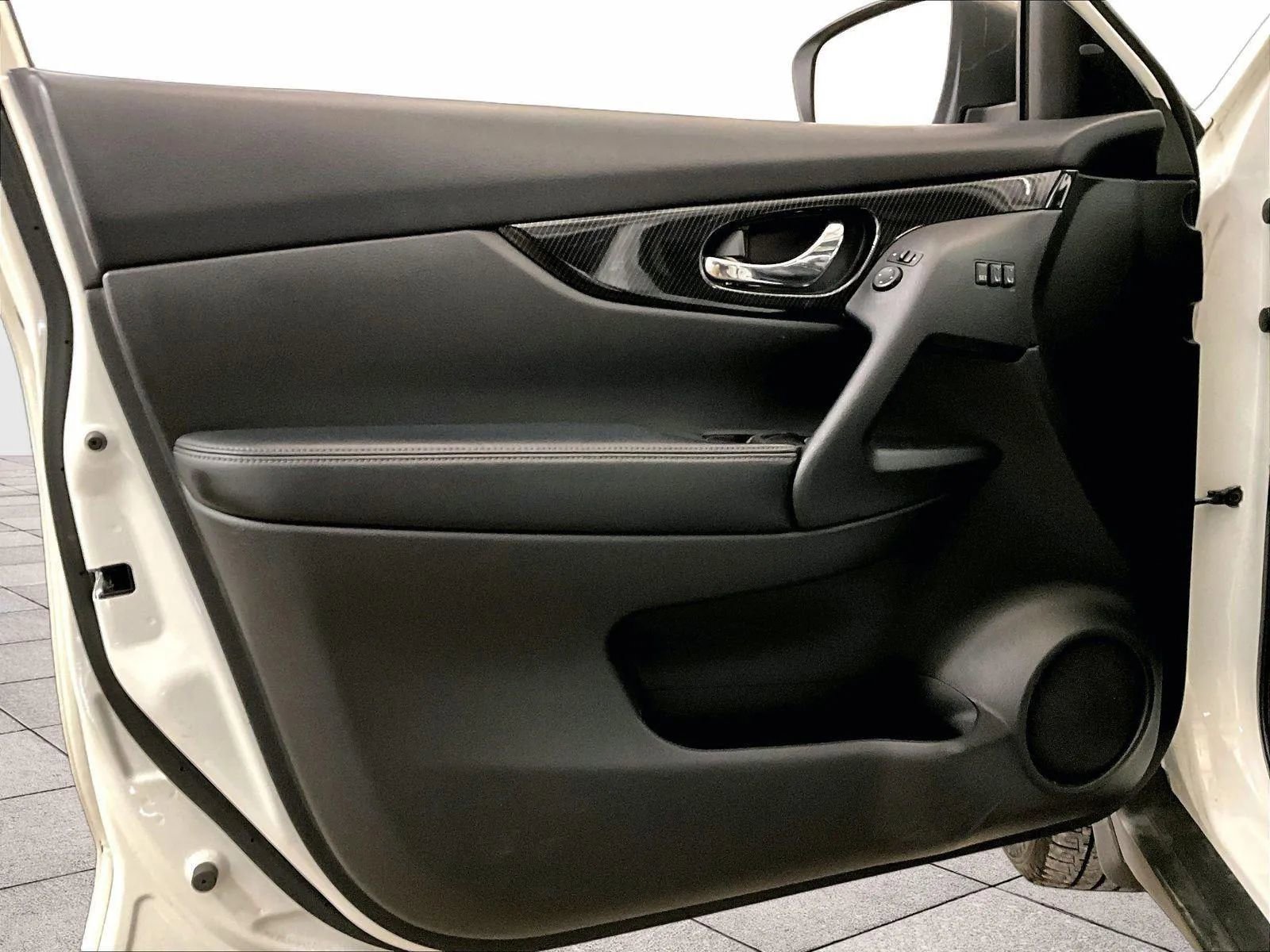 Used 2019 Nissan Rogue SL w/ Premium Package AWD/4WD image 22