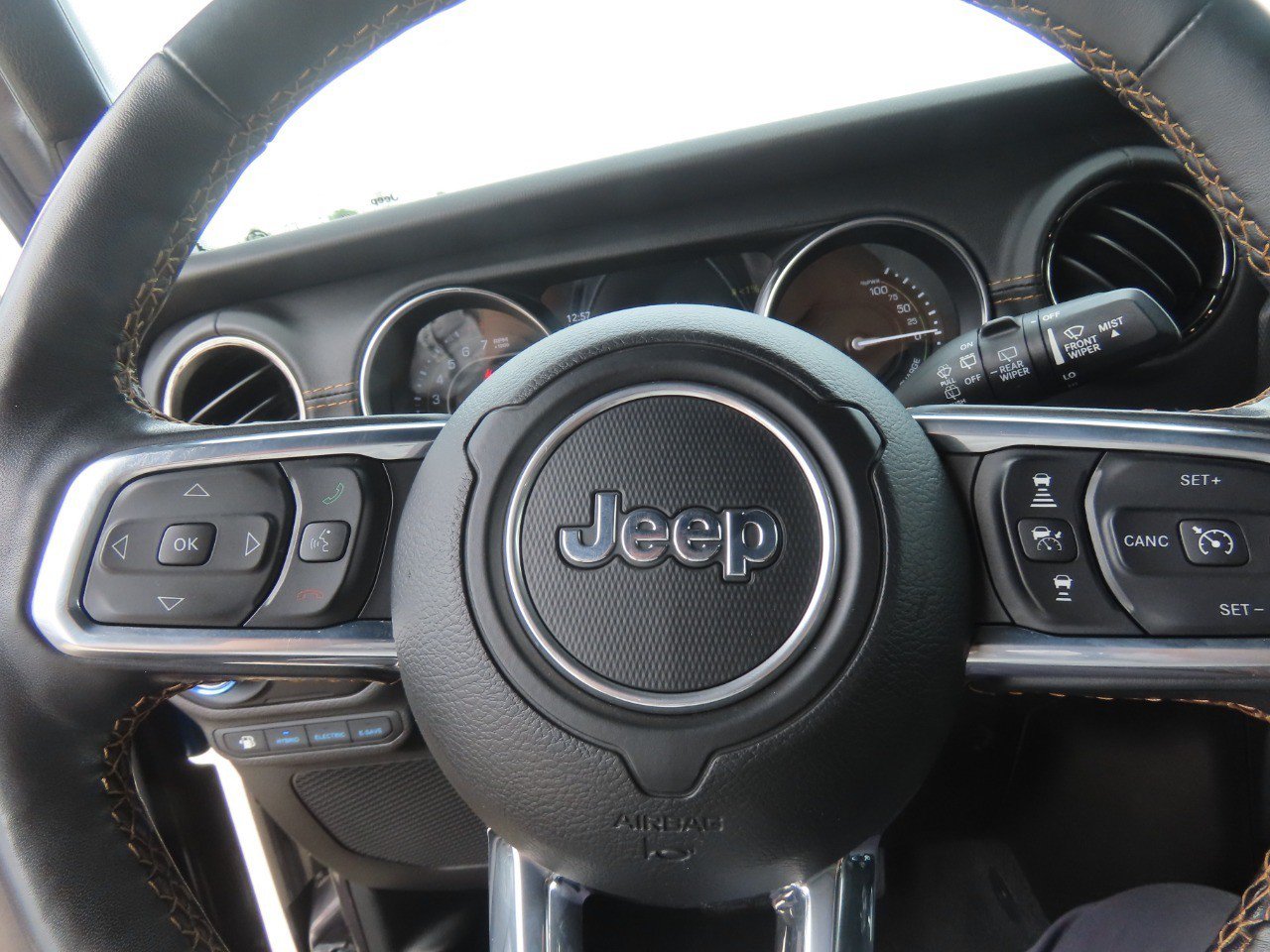 Used 2021 Jeep Wrangler Unlimited Sahara AWD/4WD image 27