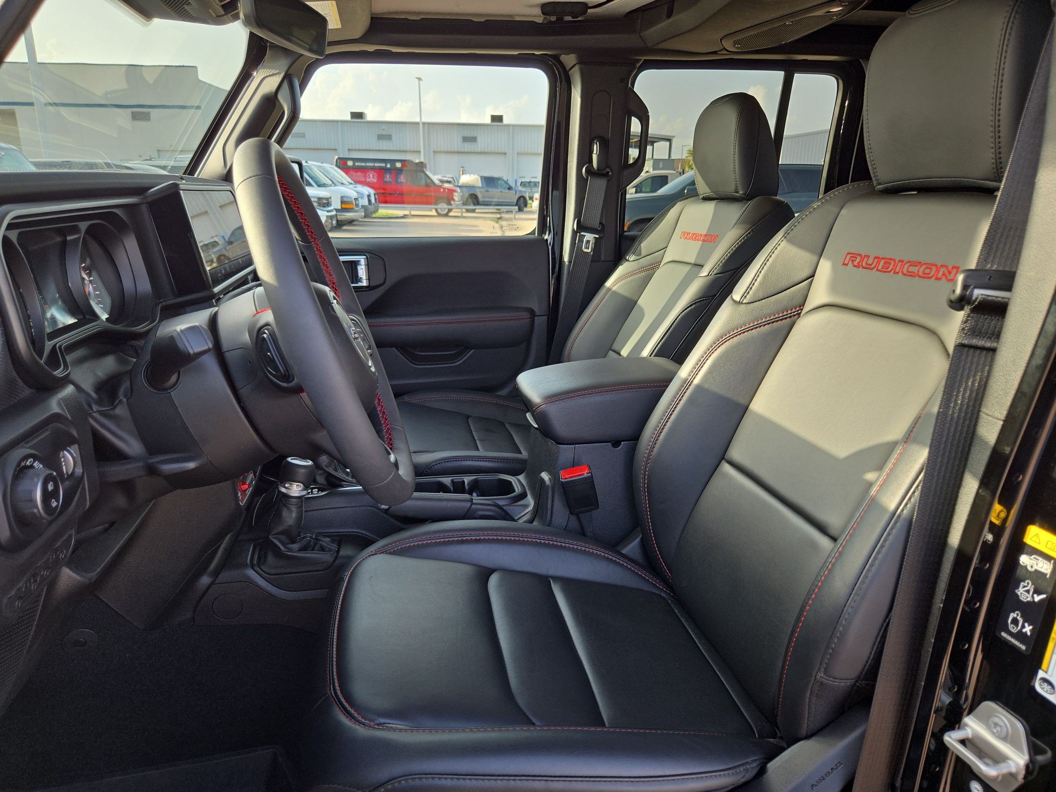Used 2024 Jeep Gladiator Rubicon AWD/4WD image 17