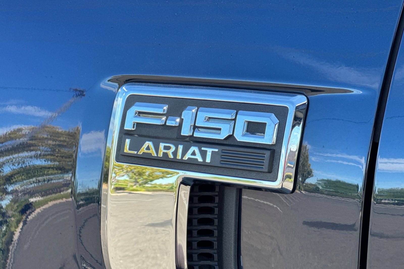Certified 2023 Ford F150 Lariat w/ Equipment Group 502A High AWD/4WD image 14