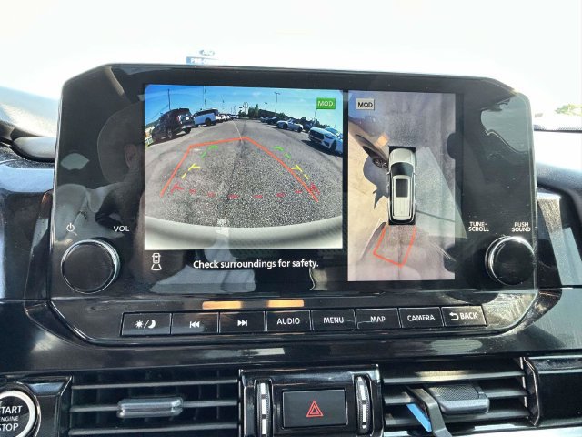 Used 2024 Nissan Pathfinder SL w/ SL Premium Package FWD image 18