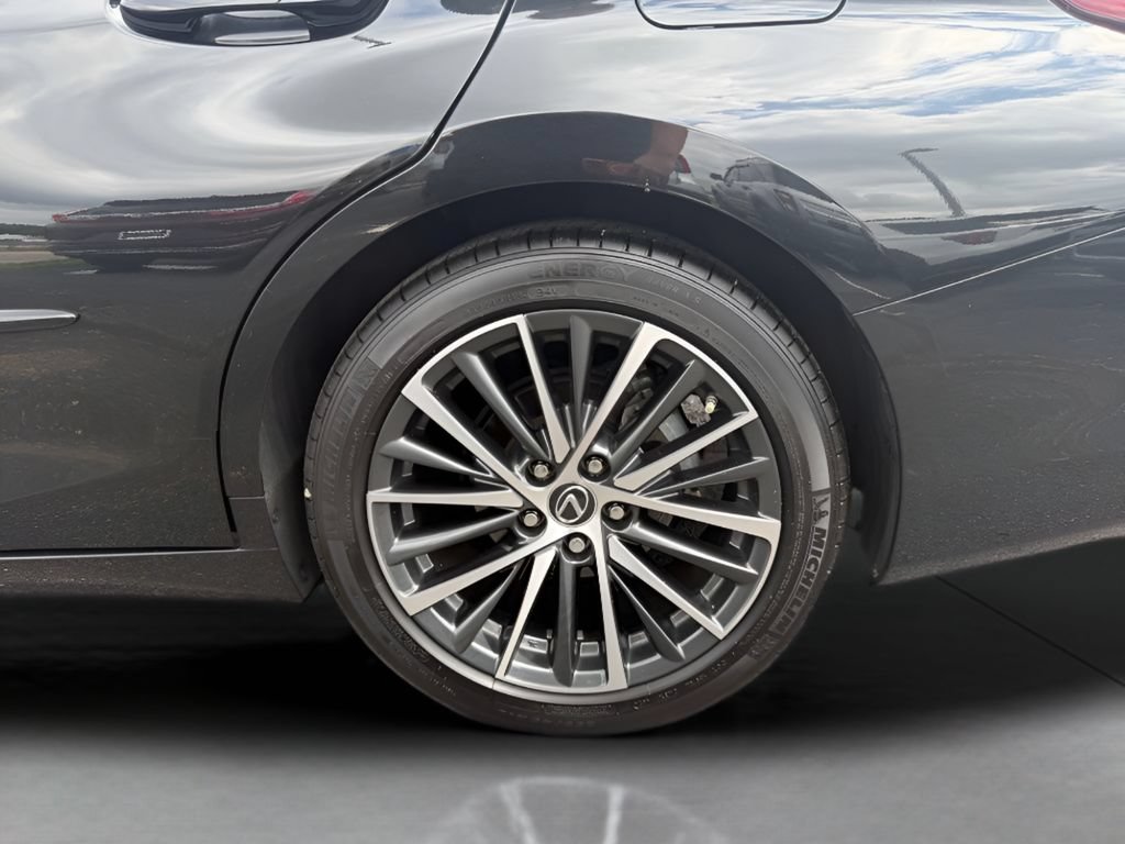 Used 2025 Lexus ES 300h w/ Premium Package FWD image 32