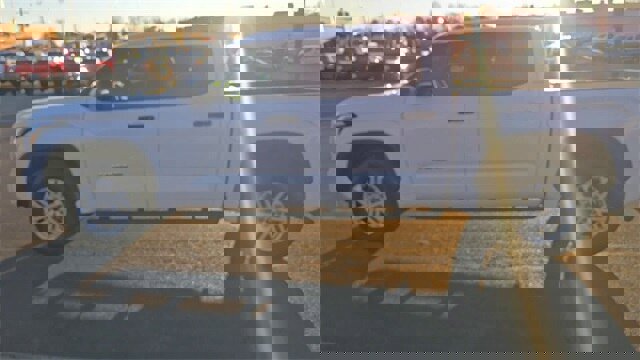 Used 2022 Toyota Tundra SR5 w/ Convenience Package image 6