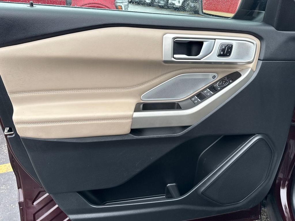 Certified 2023 Ford Explorer Limited w/ Limited Technology Package image 17