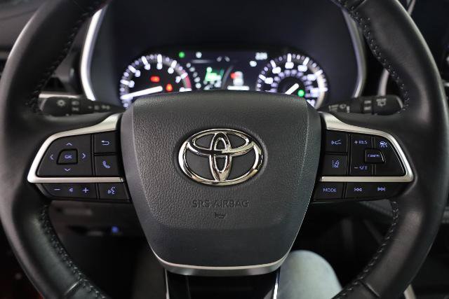 Used 2022 Toyota Highlander XSE AWD/4WD image 13