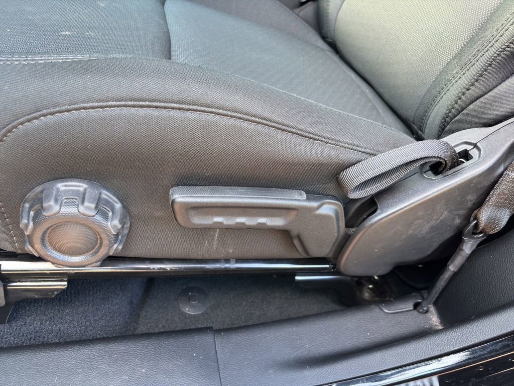 Used 2022 Jeep Wrangler Sport S image 15