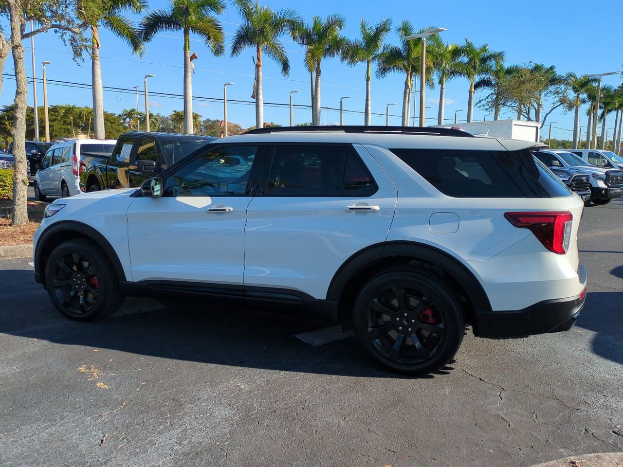 Certified 2020 Ford Explorer ST w/ ST Street Pack image 3