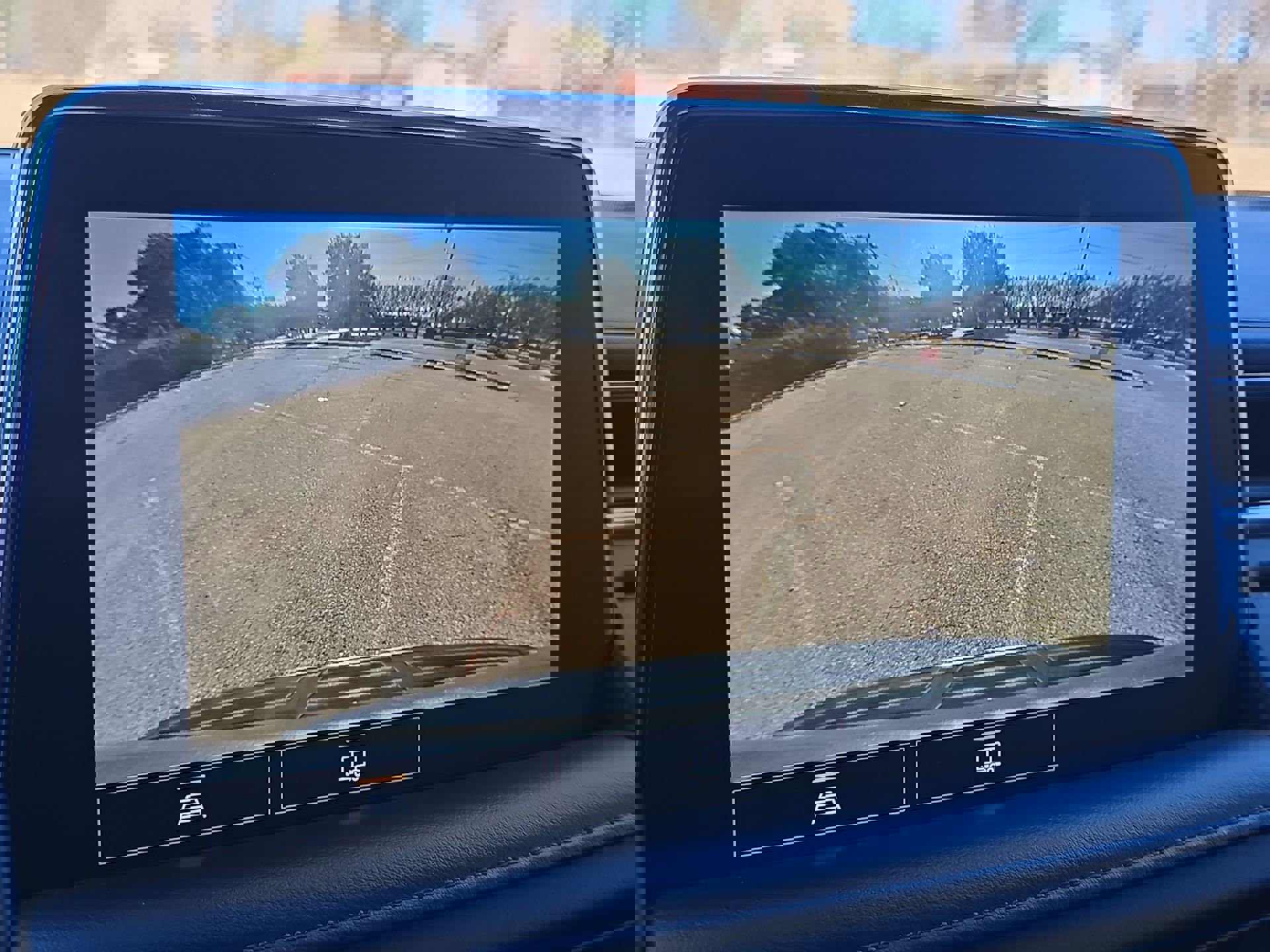 Used 2021 Chevrolet Tahoe Z71 image 17