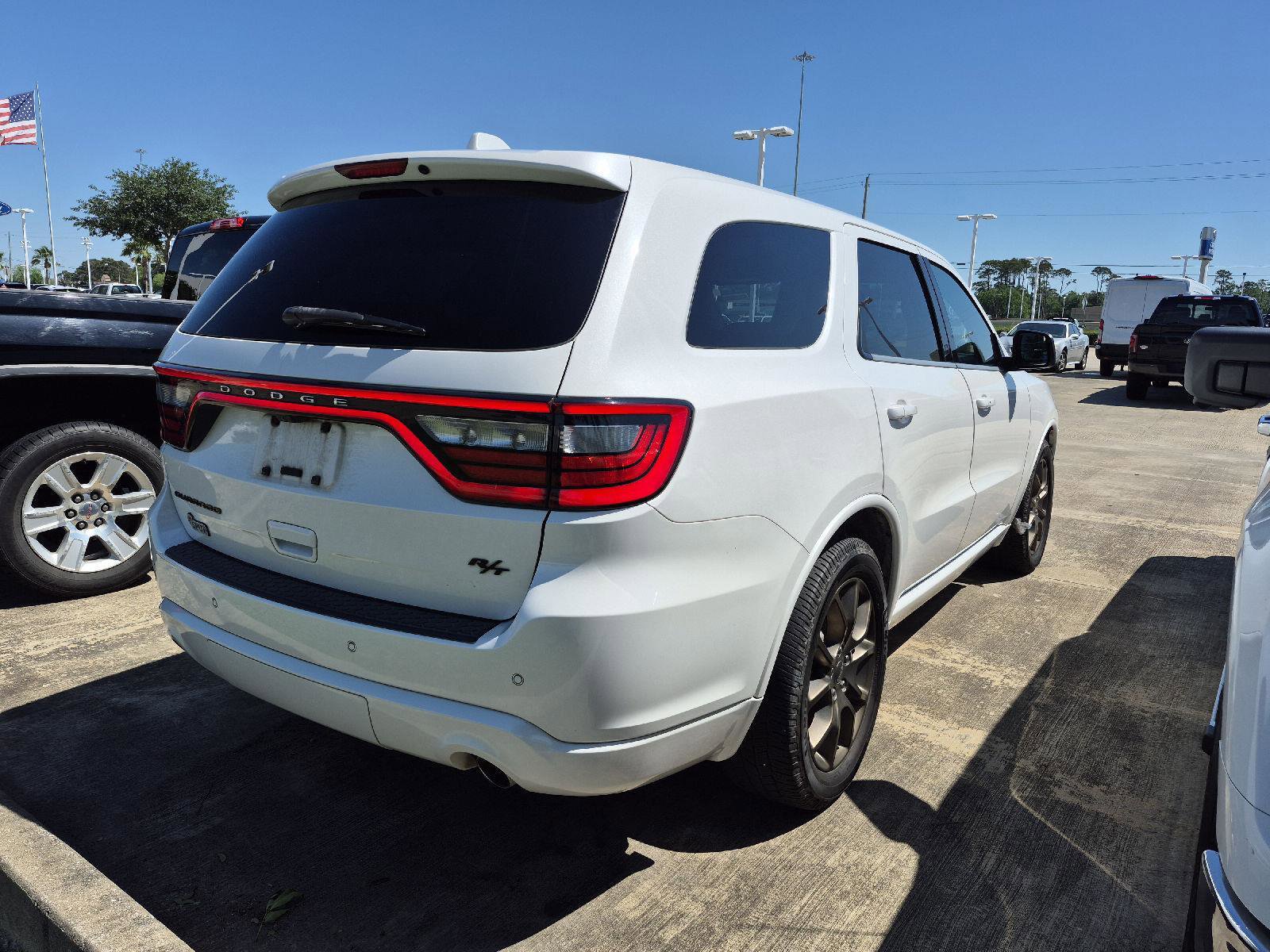 Used 2017 Dodge Durango R/T RWD image 3