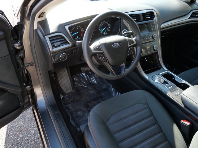 Certified 2017 Ford Fusion SE FWD image 11