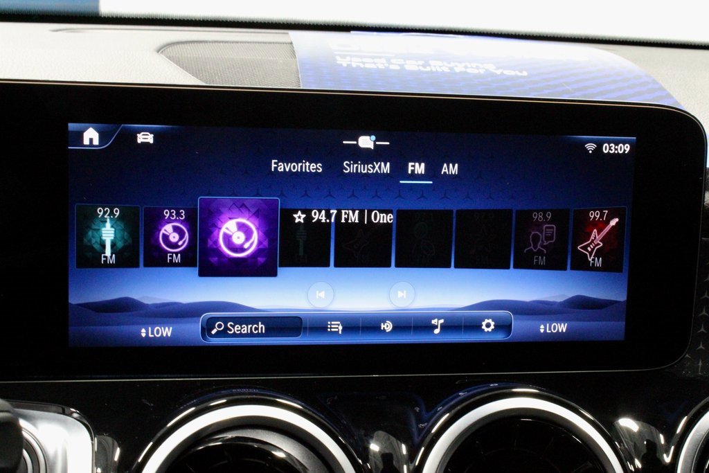 Used 2025 Mercedes-Benz GLB 250 GLB 250 image 11