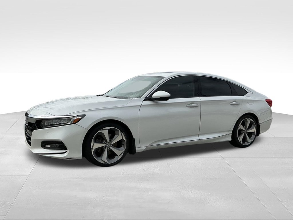 Used 2018 Honda Accord Touring image 2