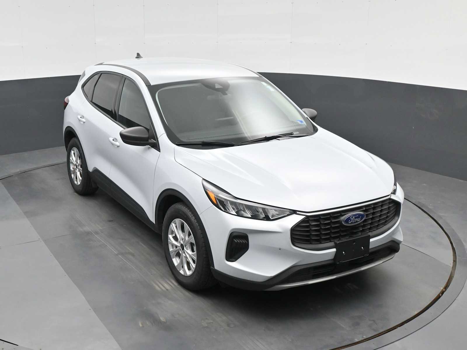 Certified 2025 Ford Escape Active w/ Cold Weather Package FWD image 12