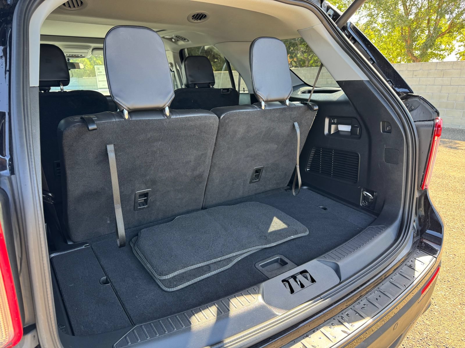 Certified 2023 Ford Explorer XLT w/ Equipment Group 202A AWD/4WD image 18