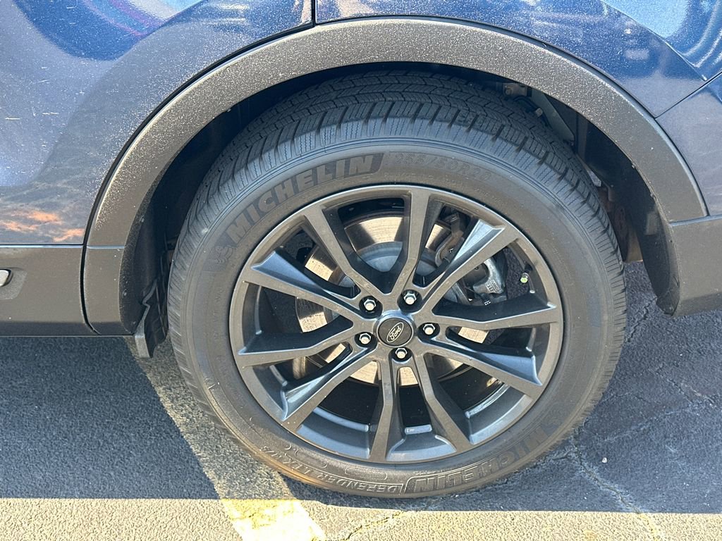 Certified 2017 Ford Explorer XLT w/ Equipment Group 202A FWD image 20
