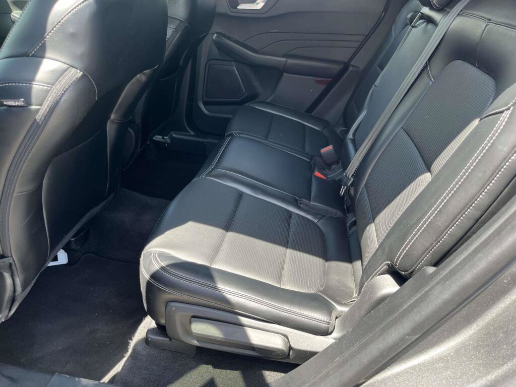 Certified 2024 Ford Escape Platinum AWD/4WD image 19