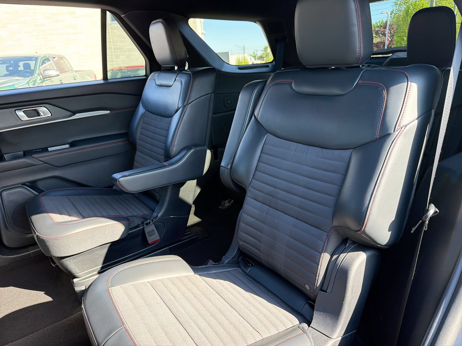 Certified 2025 Ford Explorer ST-Line AWD/4WD image 24
