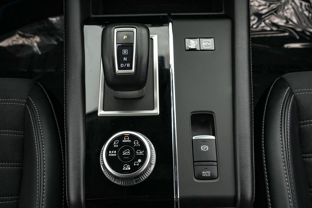 Used 2024 Mitsubishi Outlander SE image 18