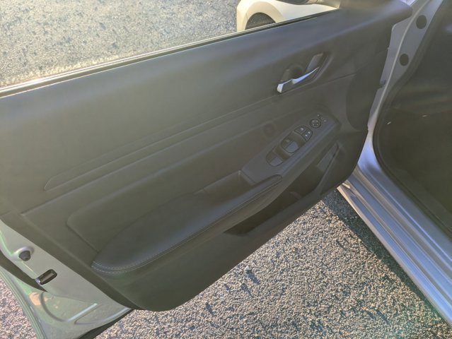 Used 2024 Nissan Altima 2.5 SV image 12