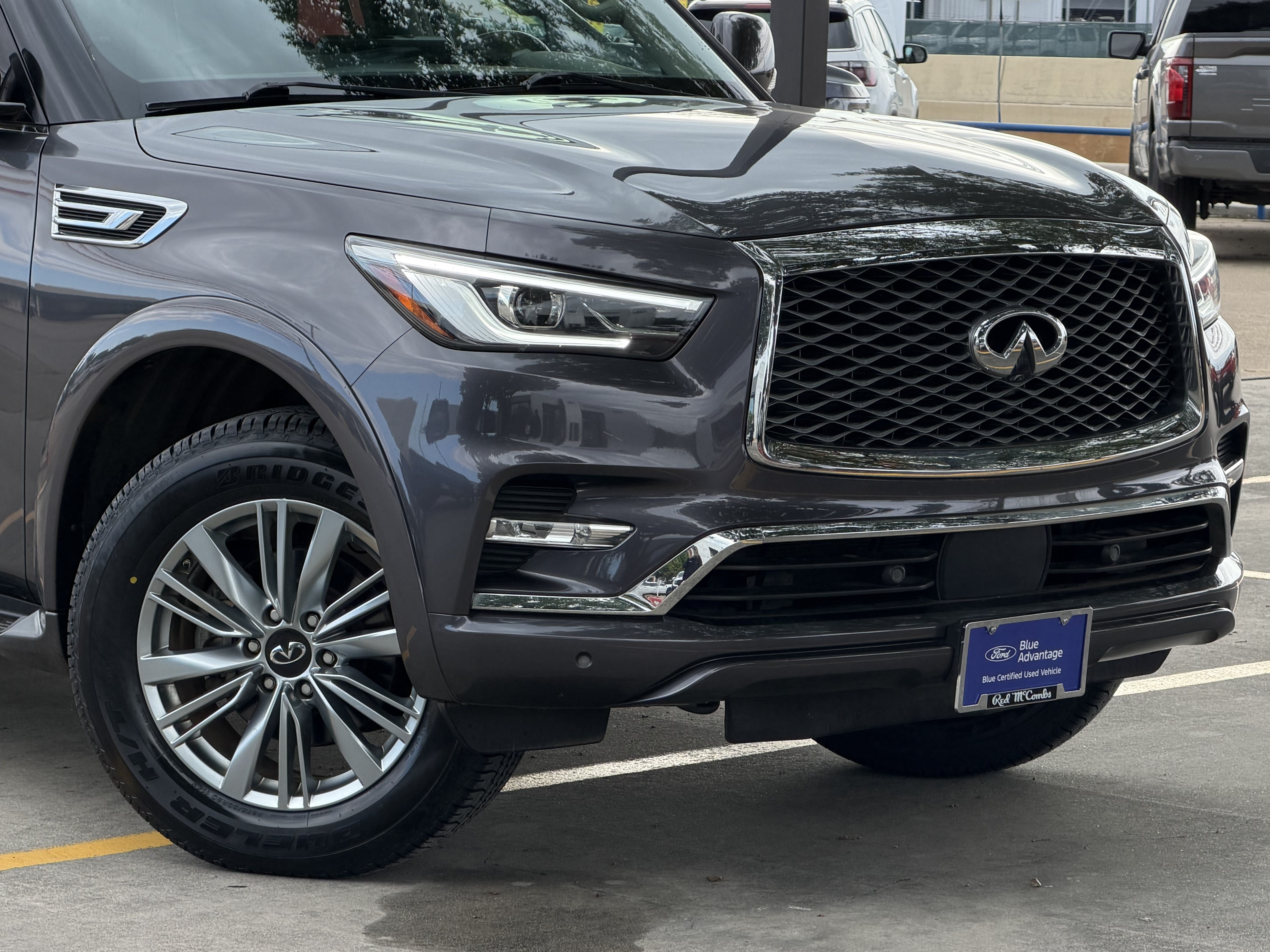 Used 2024 INFINITI QX80 Luxe AWD/4WD image 2