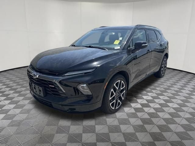 Used 2023 Chevrolet Blazer RS w/ Driver Confidence II Package AWD/4WD image 13