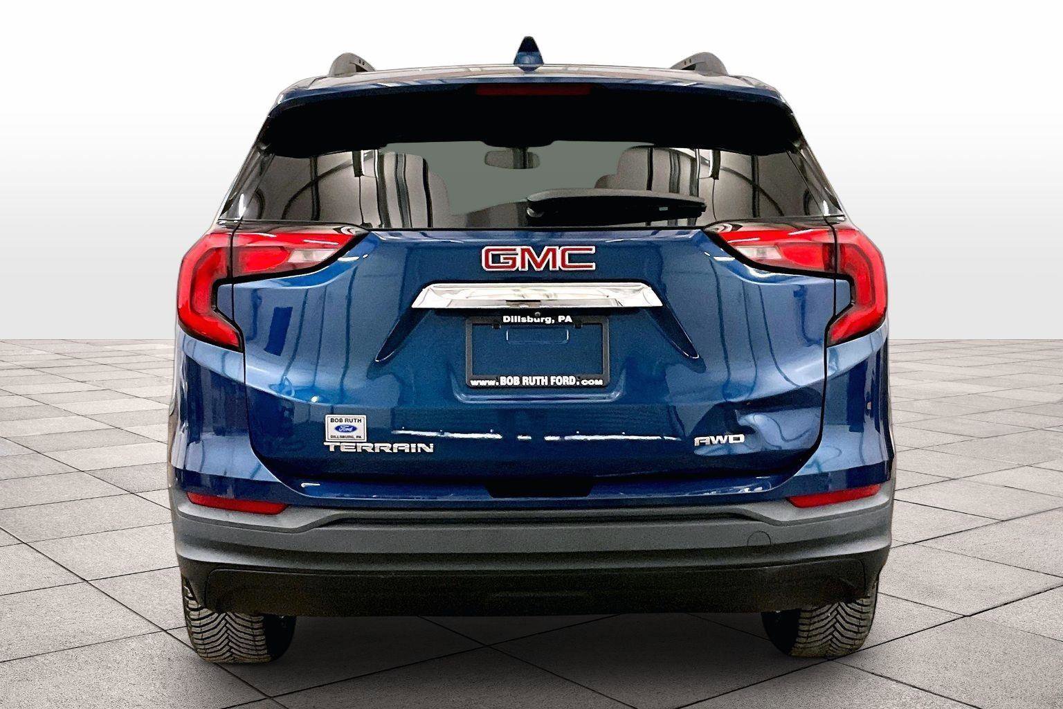 Used 2019 GMC Terrain SLE w/ Driver Convenience Package image 4