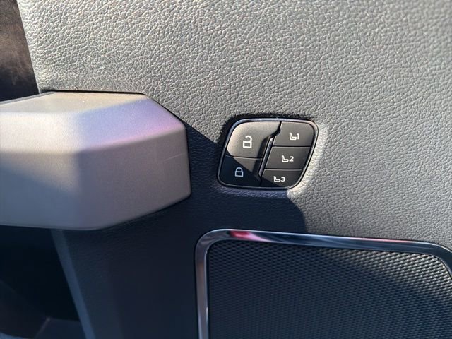 Certified 2022 Ford F250 Lariat w/ Black Appearance Package image 24