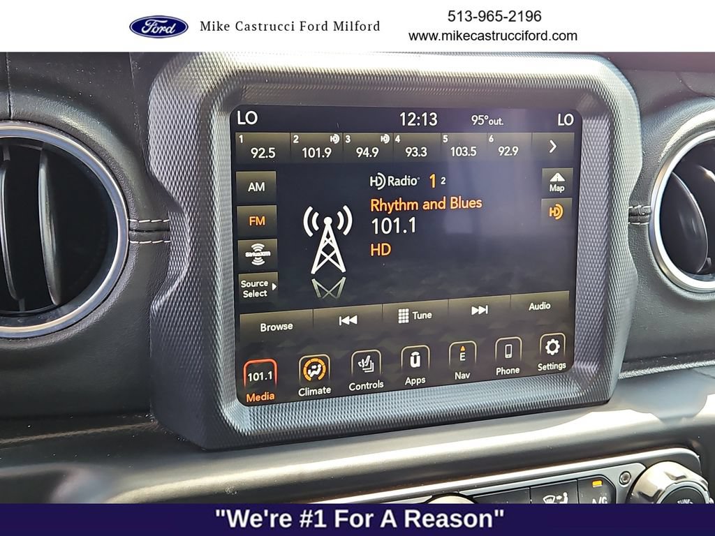 Used 2021 Jeep Wrangler Unlimited Sahara AWD/4WD image 17