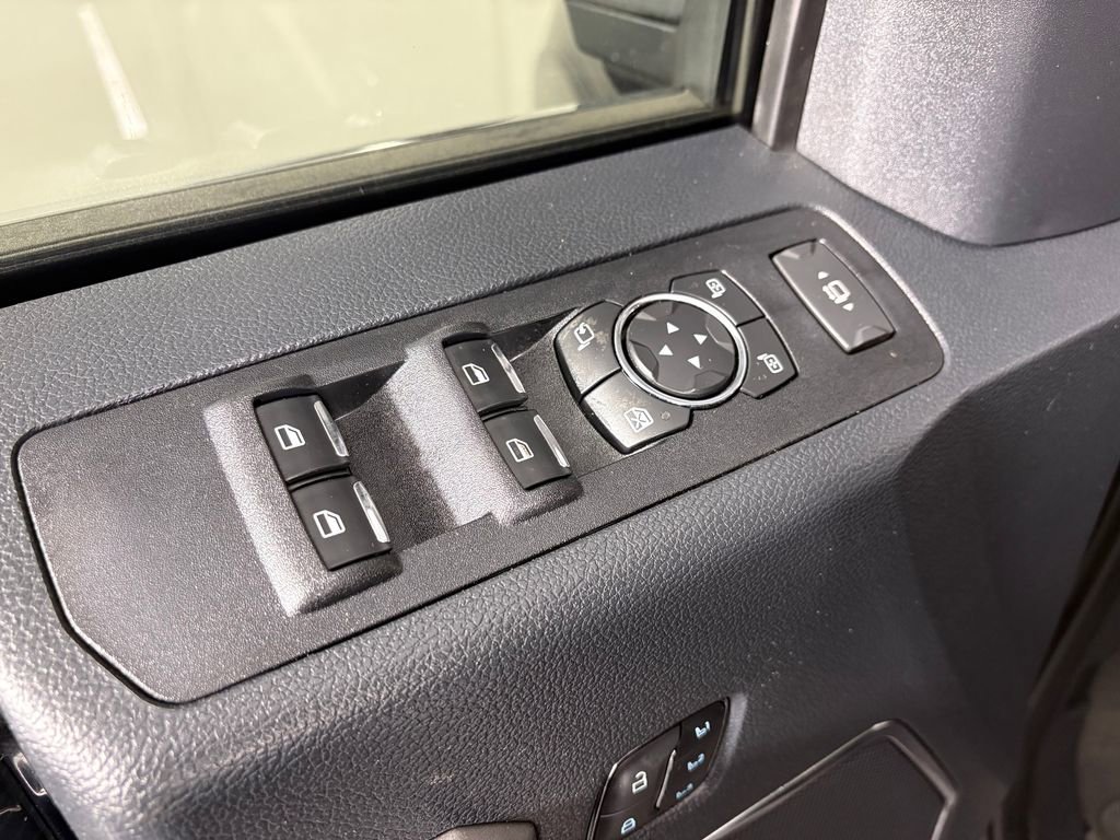 Certified 2022 Ford F350 Platinum w/ Tremor Off-Road Package AWD/4WD image 13
