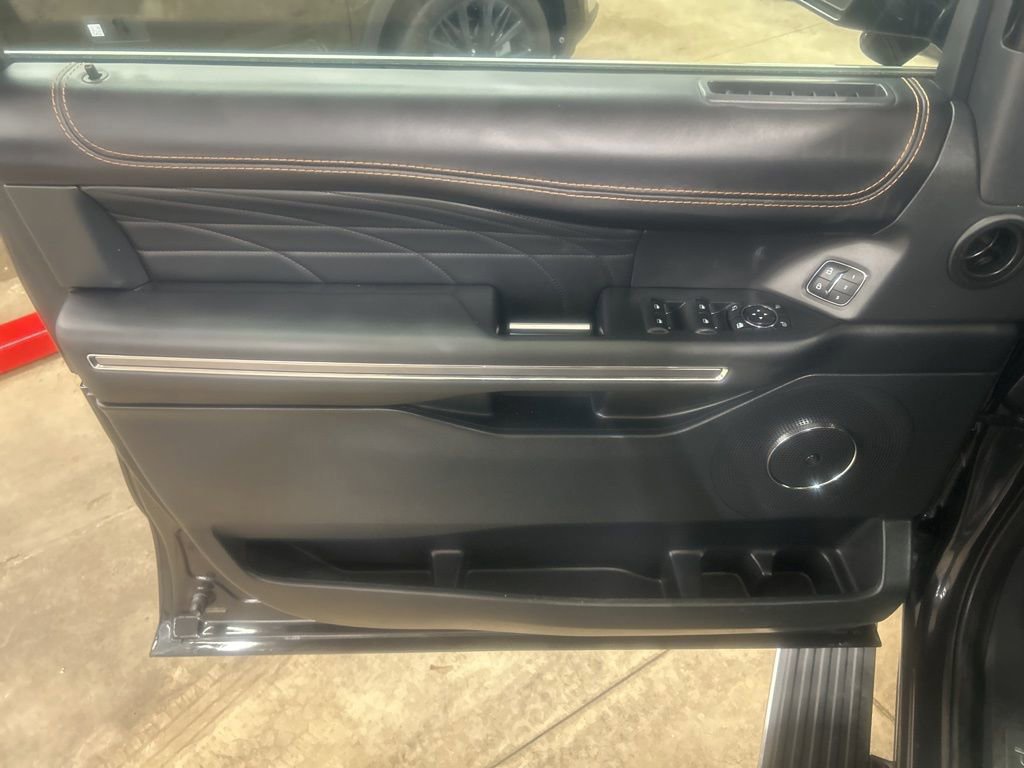 Certified 2022 Ford Expedition Max Platinum image 15