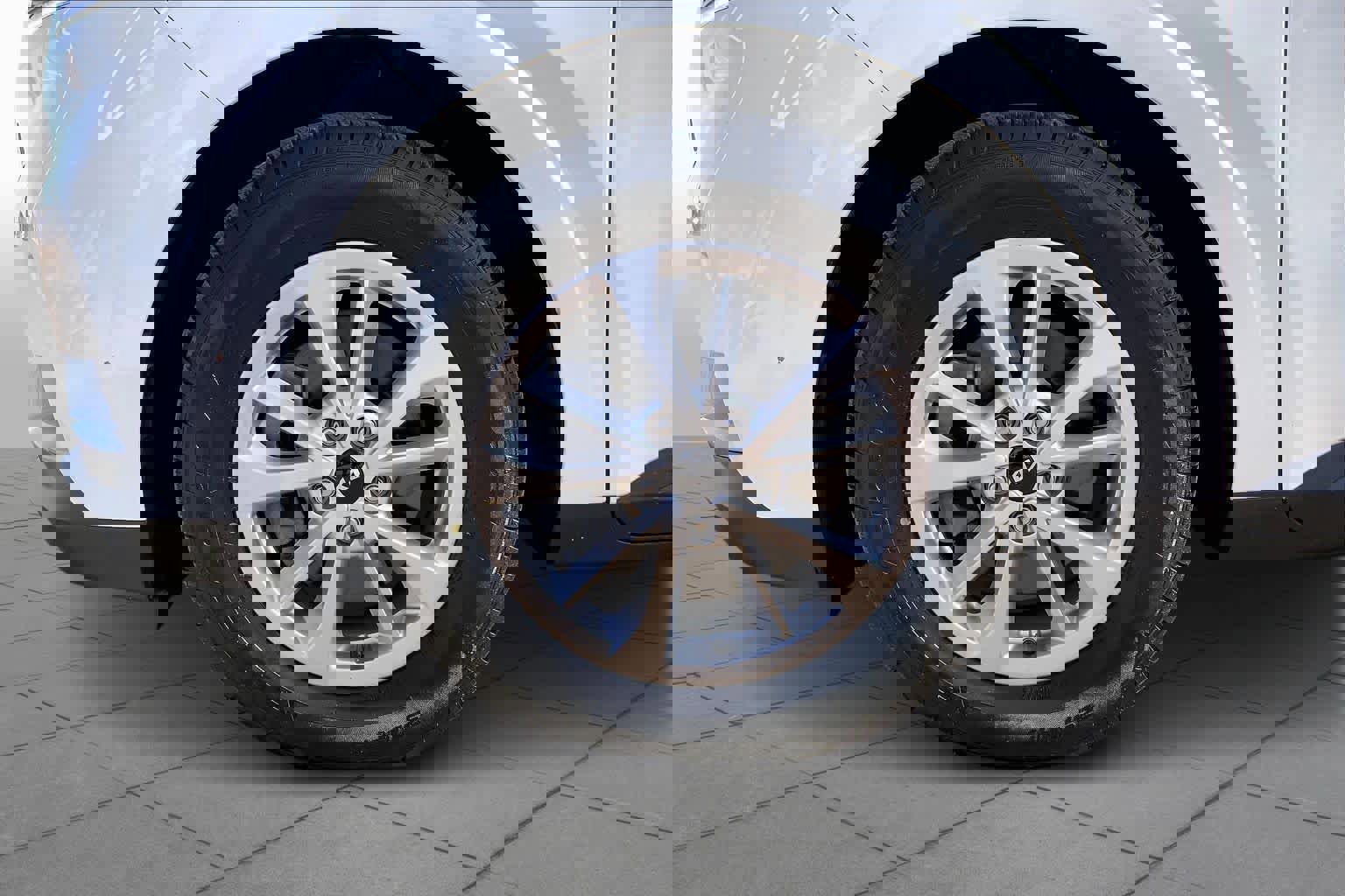 Used 2023 Kia Carnival LX image 9