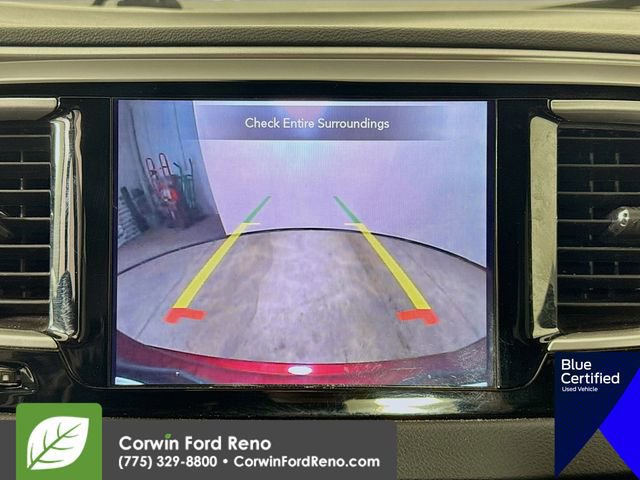 Used 2020 Chrysler Pacifica Touring-L image 16