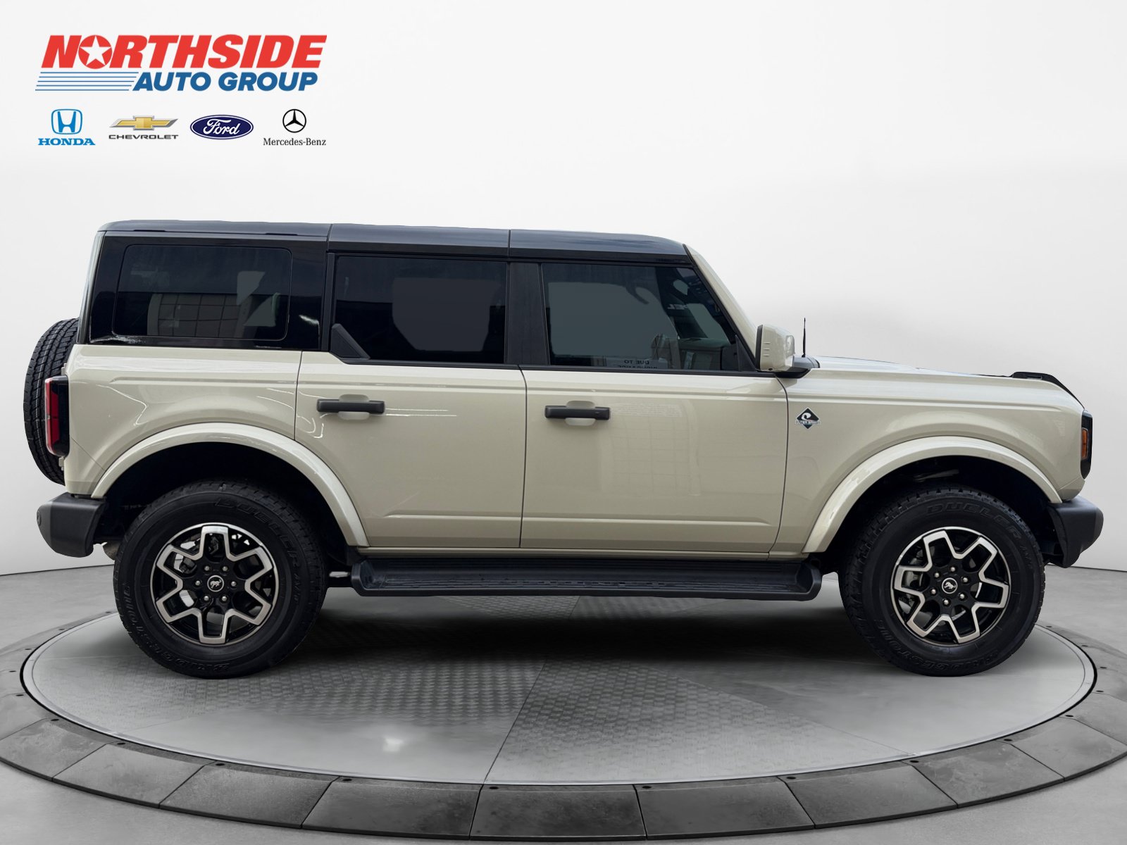 Certified 2026 Ford Bronco Outer Banks AWD/4WD image 8