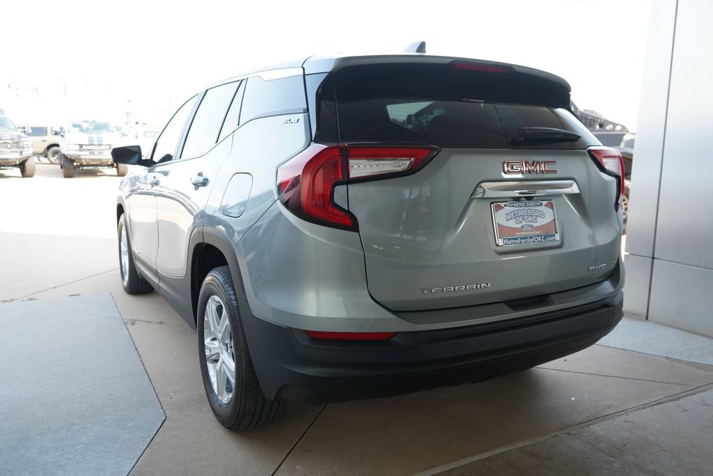 Used 2024 GMC Terrain SLE AWD/4WD image 10